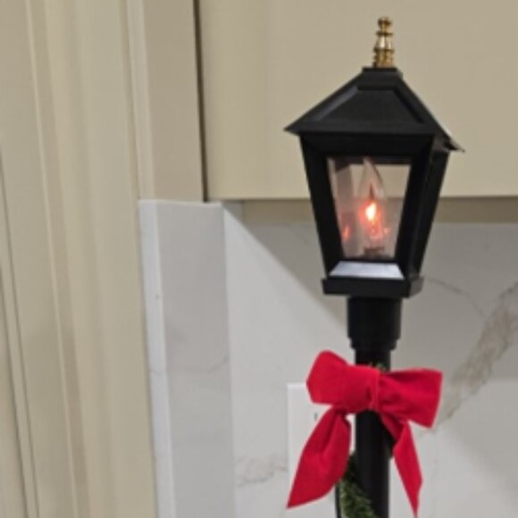 Byers' Lamplighter with electric streetlamp (2005) - Picture 5 of 9